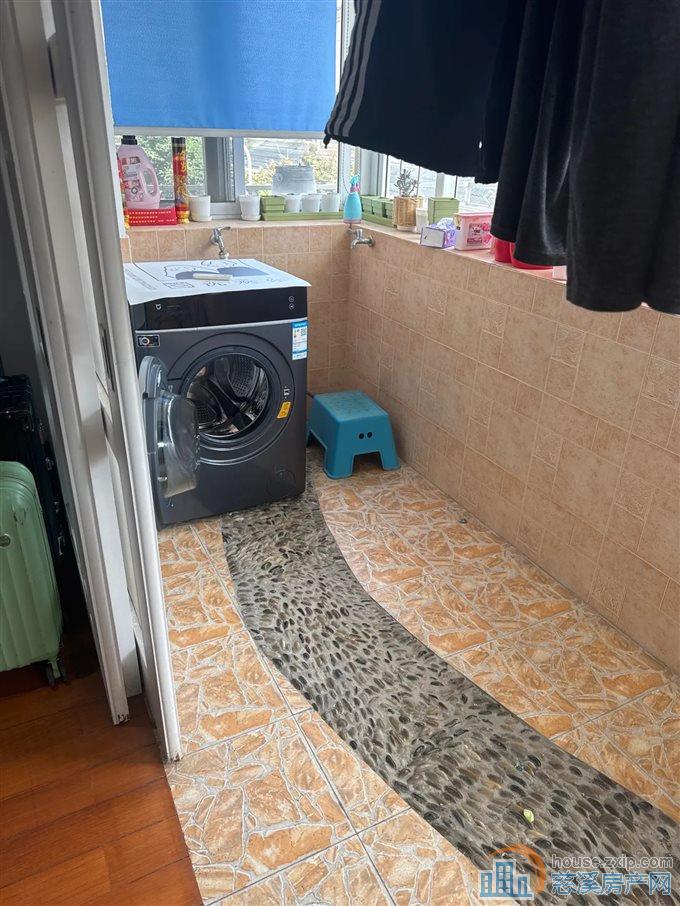 虞波北园西区154平131.8万精装修