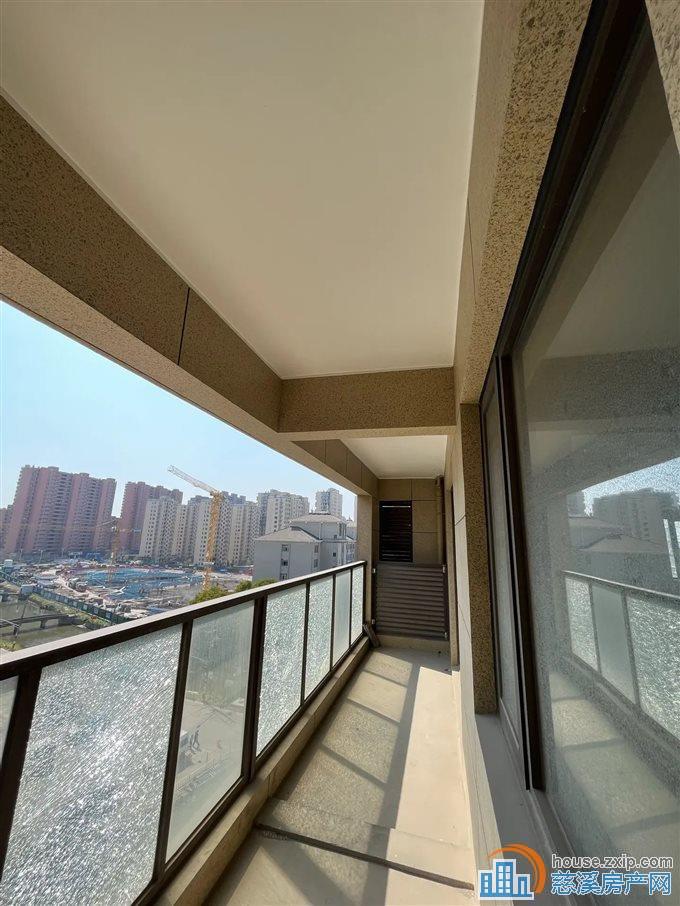 新城河 盛泰嘉苑 毛坯145平方198万