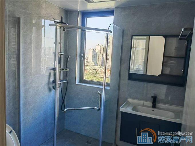 江岸臻园124平精装3室2厅拎包入住