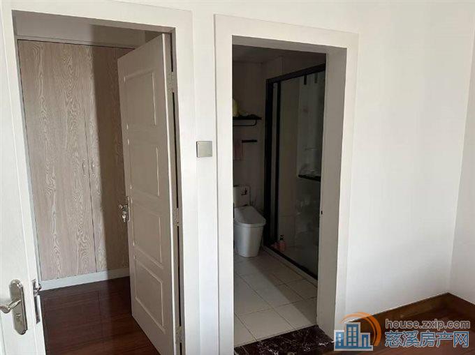 秀水华庭顶复约211平精装158万