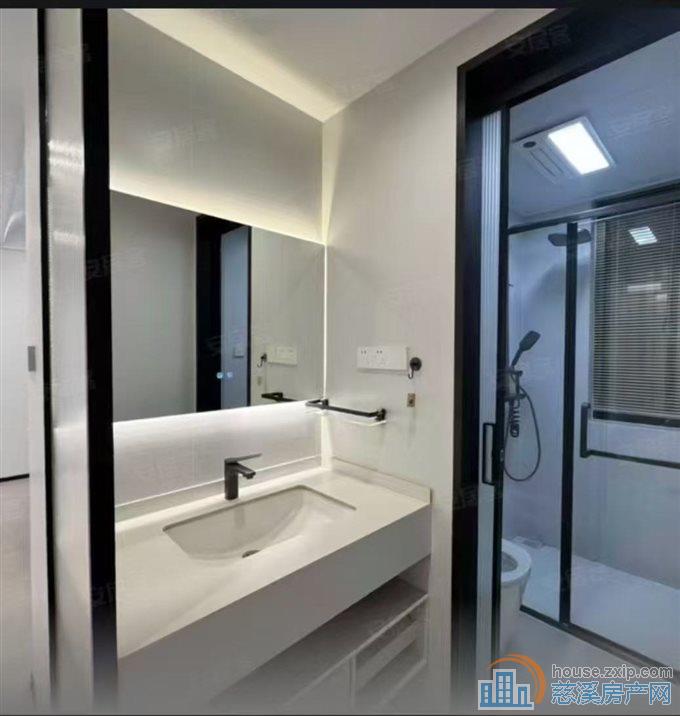 明月佳苑122平十车位+杂物间全新装修