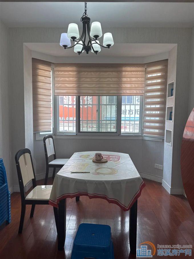 虞波北园西区154平131.8万精装修