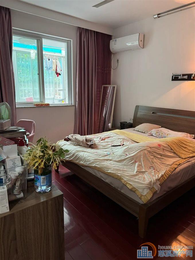 玲珑小区103平109万精装保养好