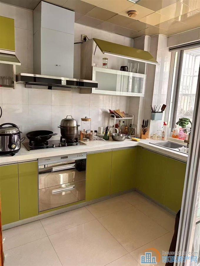 隆兴花园4室2卫