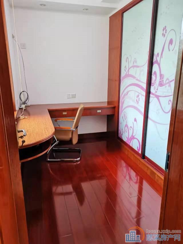 孙塘新村4楼77平精装2000元直