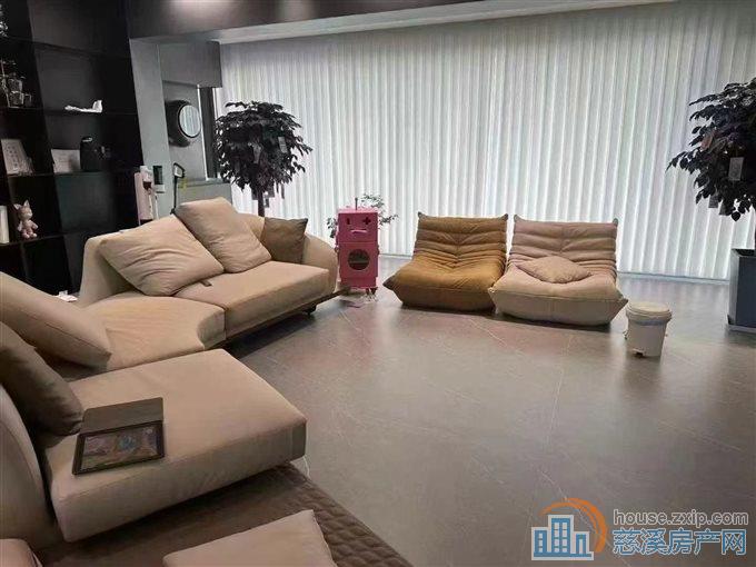 特价湖樾云著豪装172平顶楼朝南4间