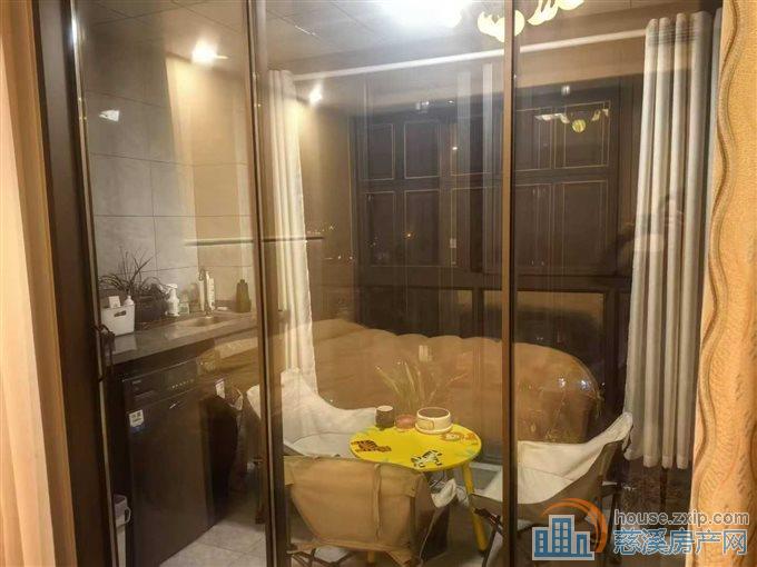 鸣北小区105平精装带车位架135万