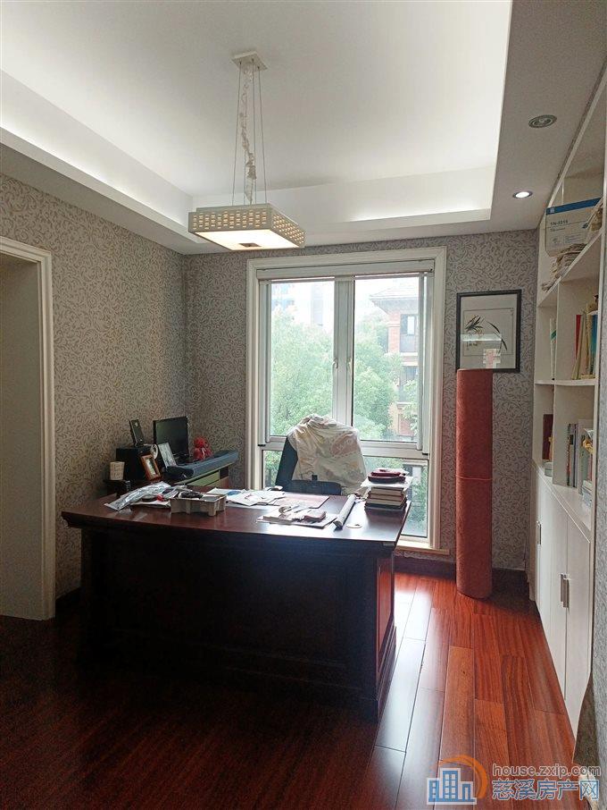 梵石花园166平156万带车位三居室
