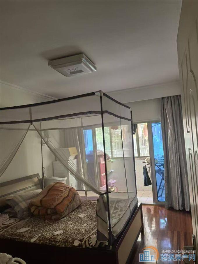 金山南区一楼精装75.5平82.8万