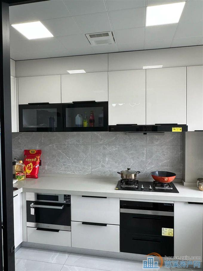 元亨雅园144精装自住房 黄金楼层送车位