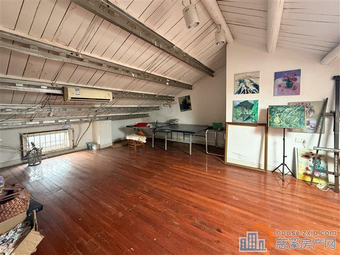 虞波北园东区 带阁楼 使用面积高 地车库