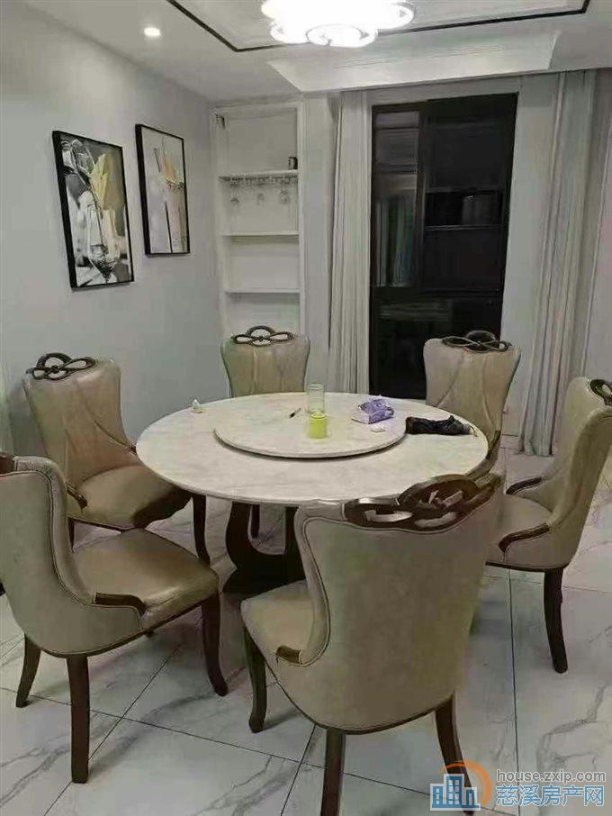 阳光城126平方现代精装修188万