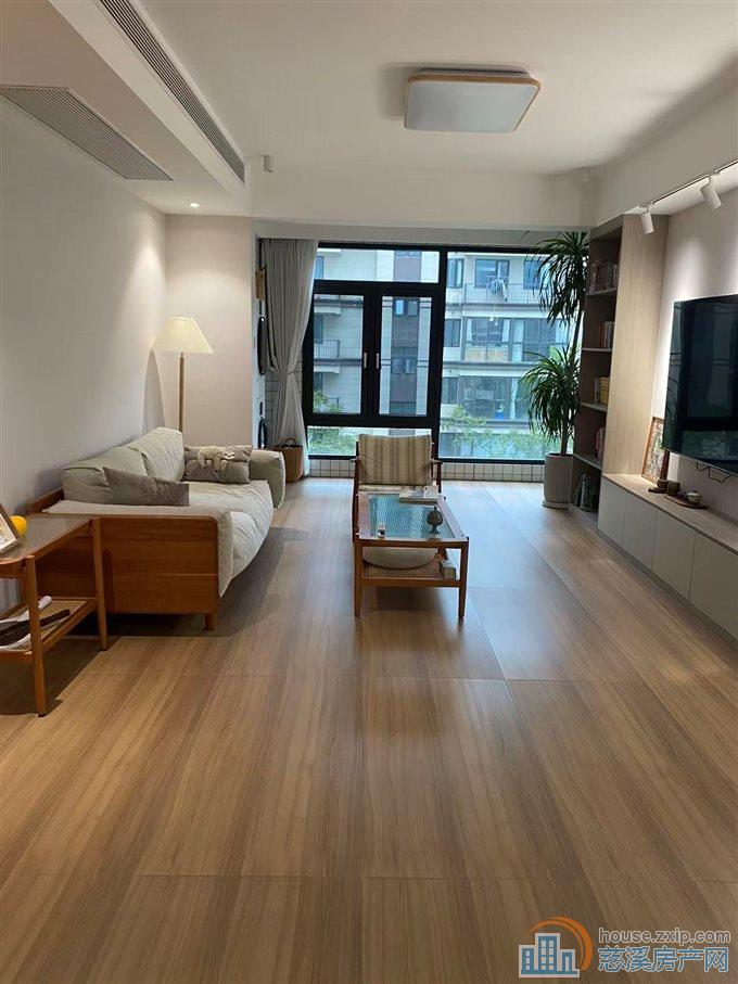 出售：天铂佳苑洋房带车位自住豪装全送