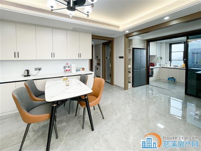 江滨之城 精装带地暖 全屋定制 双车位