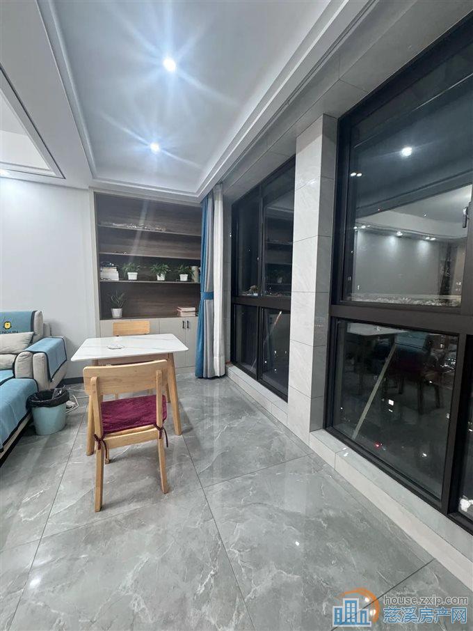 鸣北小区153平185万带车位保养好