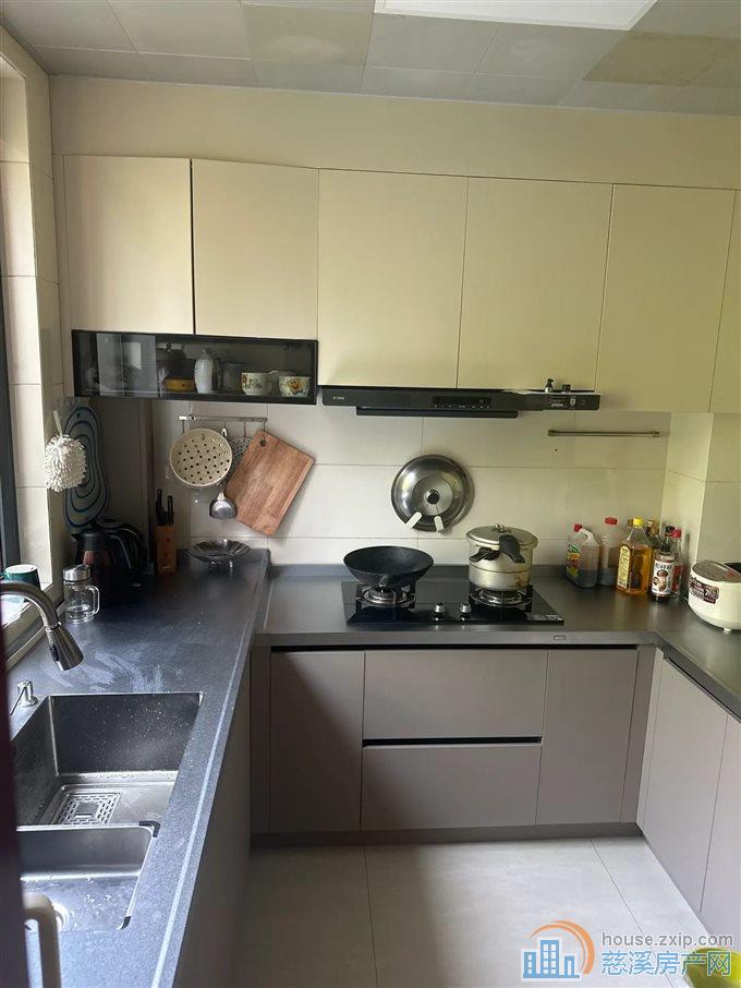 枫华富地花园南区 精装 楼层好 带车位