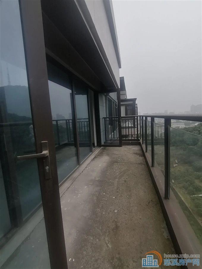 特价 秒杀 保利银杏小镇 . 超高得房率