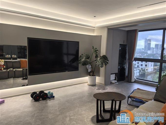 旦山府洋房143平精装修378万直接房源