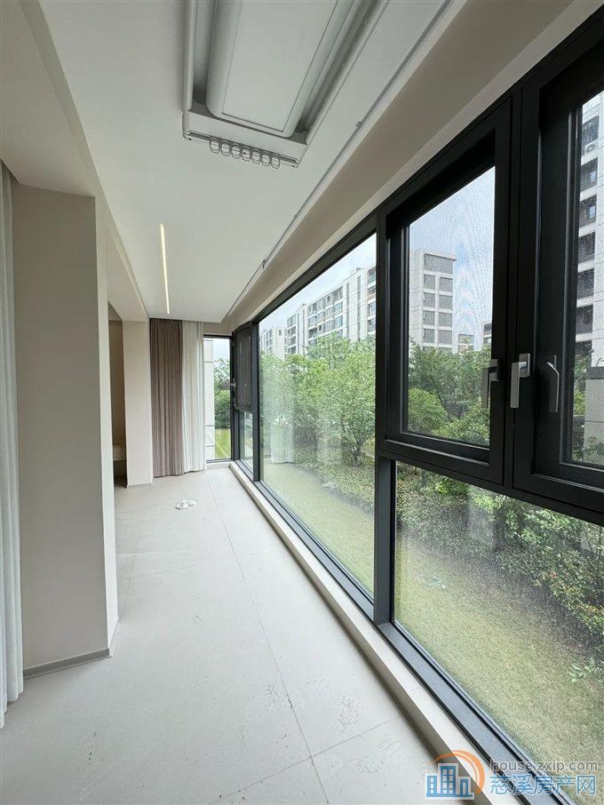 上东辰府复式191平340万全新精装未住