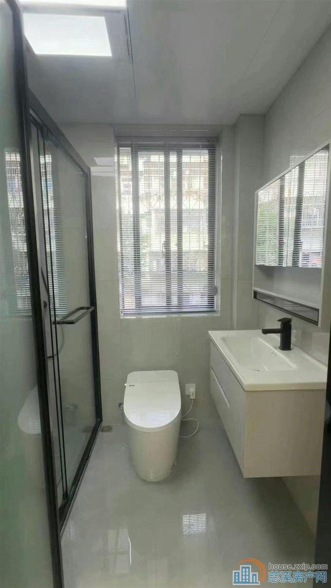 特价:金南小区 1楼 位置好豪华精装