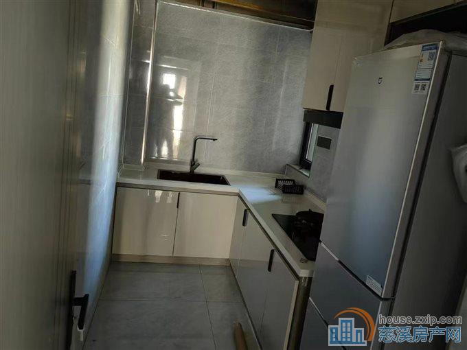 江岸臻园124平精装3室2厅拎包入住