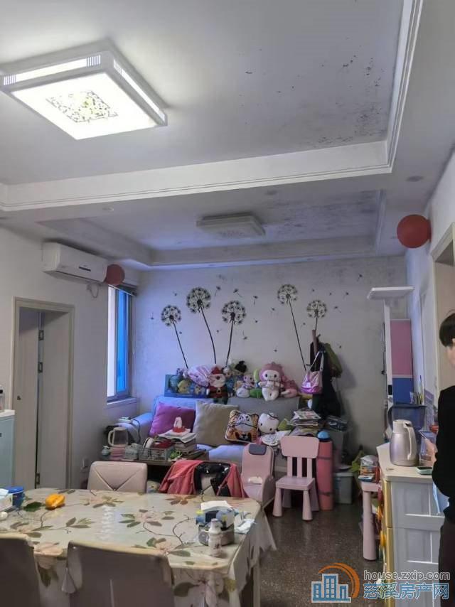 金山南区一楼精装75.5平82.8万