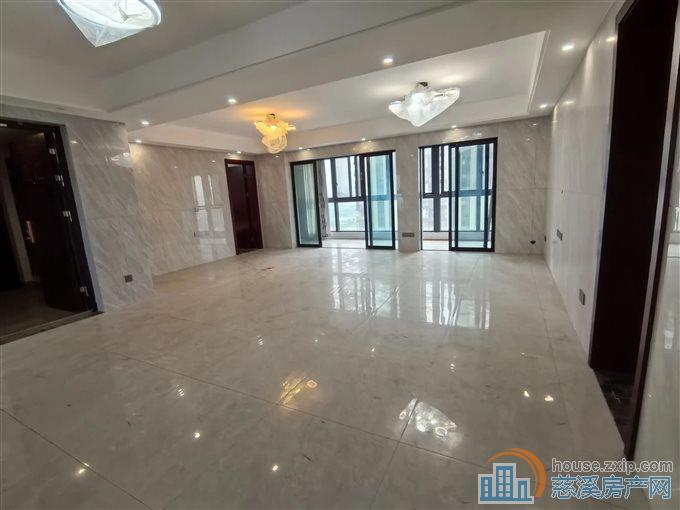 翡丽湾 全新精装没住过118万送车位