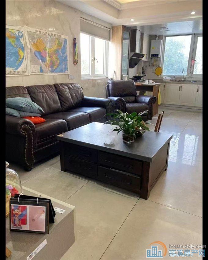 特级：玲珑小区二楼送车库，自住装修