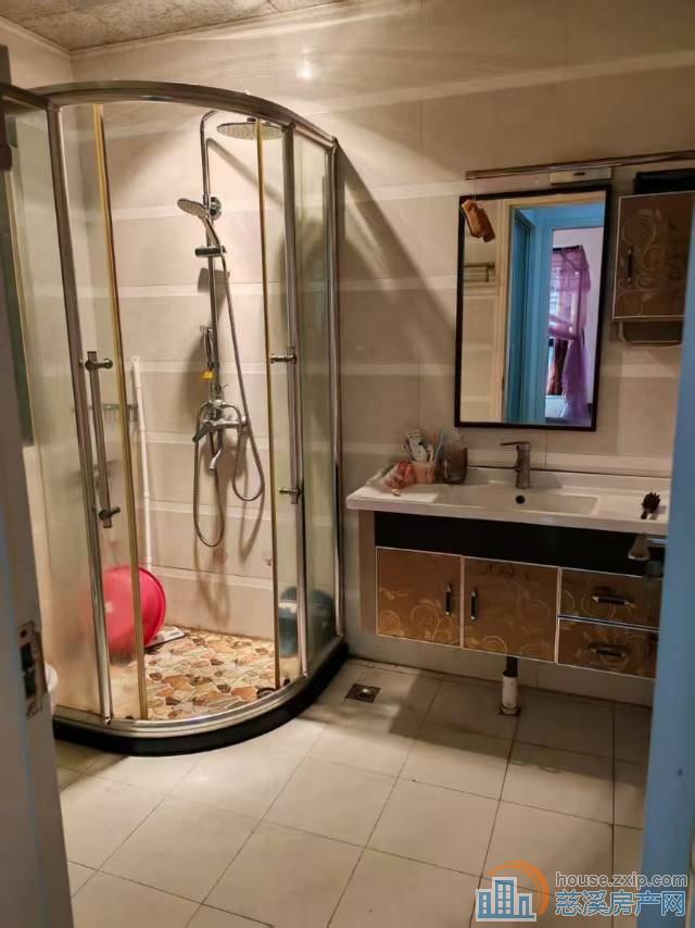 胜地名苑97平方精装95万五楼