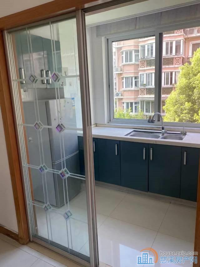 东兴苑2期3楼77平2室精装110万直