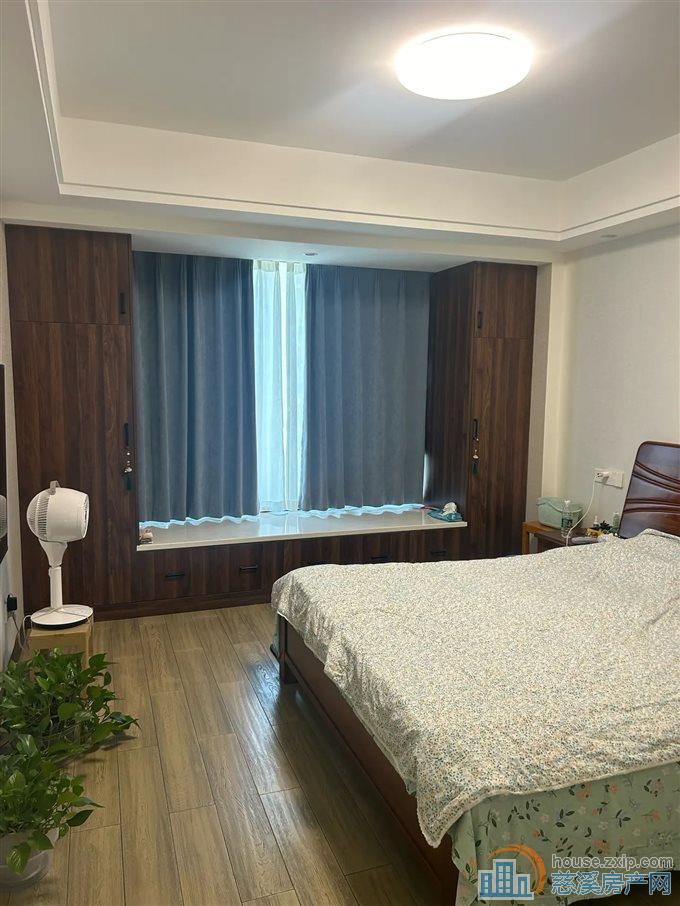 望玥府精装带充电车位268万