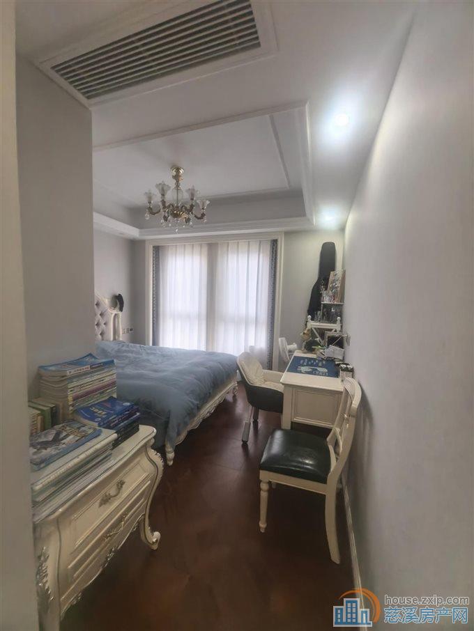 太子湾185平全新豪装带地暖418万