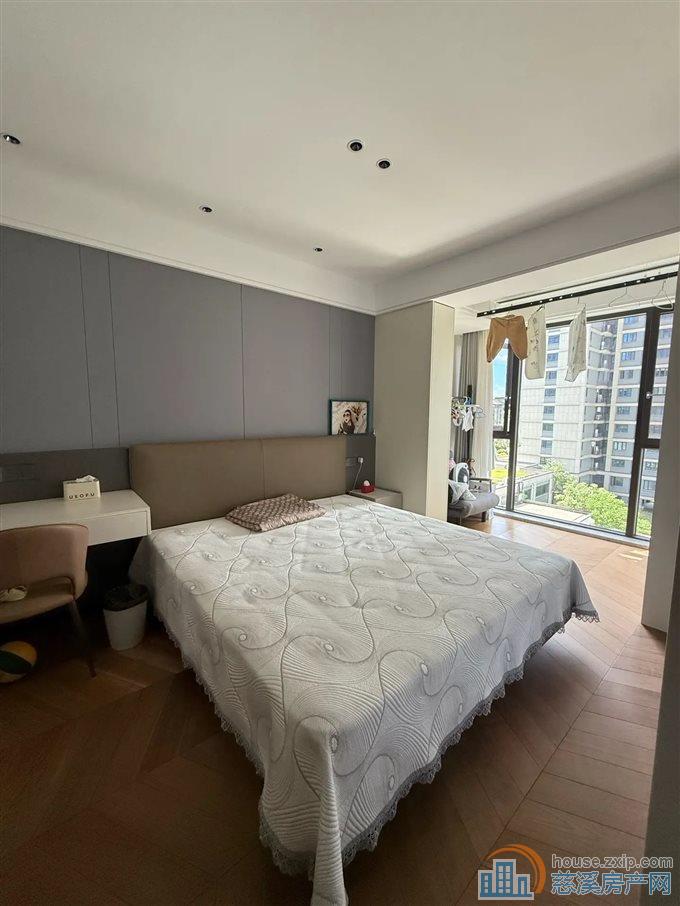 江岸臻园 豪装 带车位 楼层好