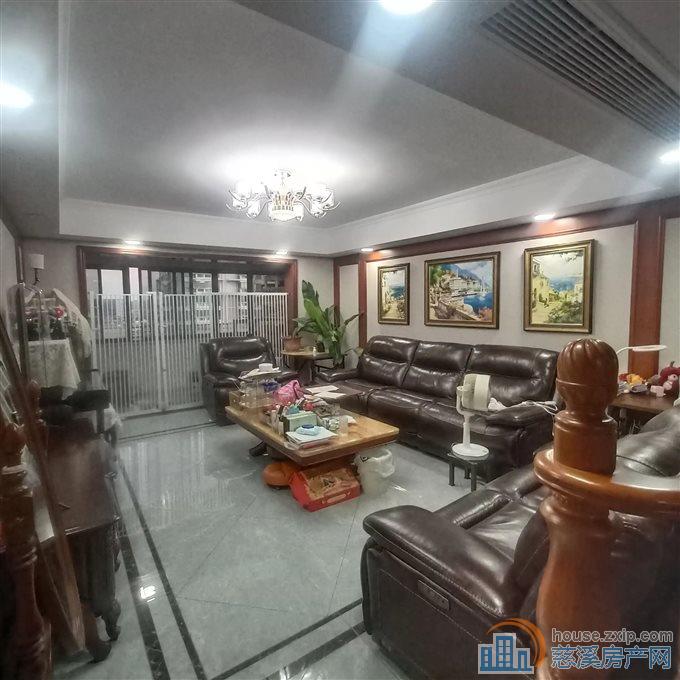 时代华都220平255万豪装送车位阳光房