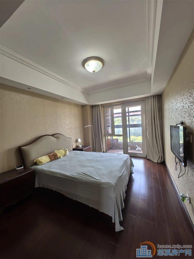 提香公寓 市中心精装洋房143平200万