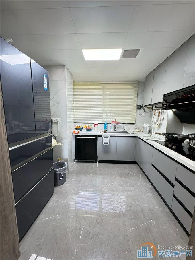 凤鸣梧桐府117平155万带车位