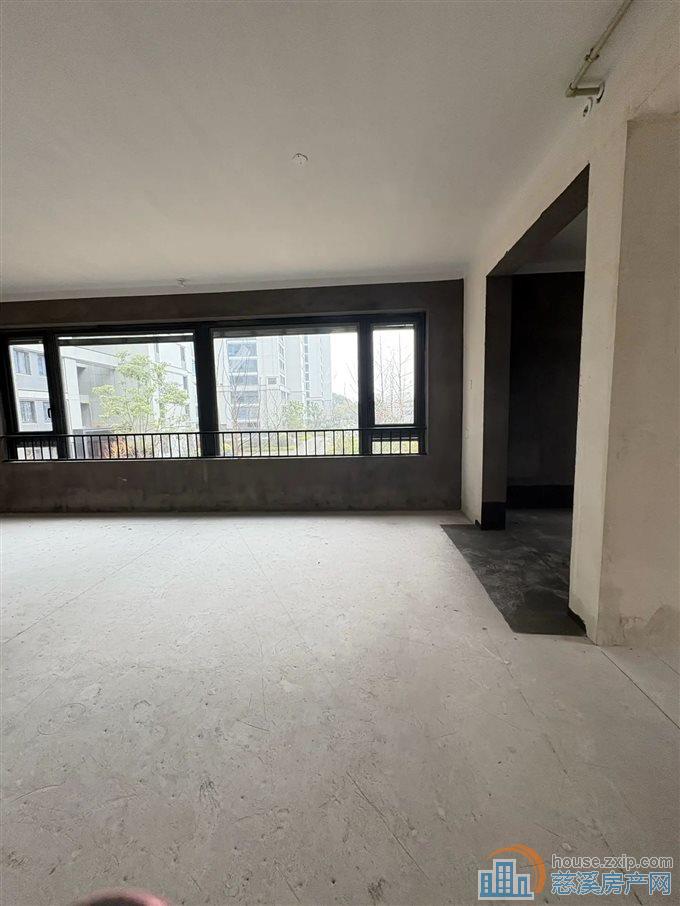 碧桂园紫阙台 全新毛坯 边套