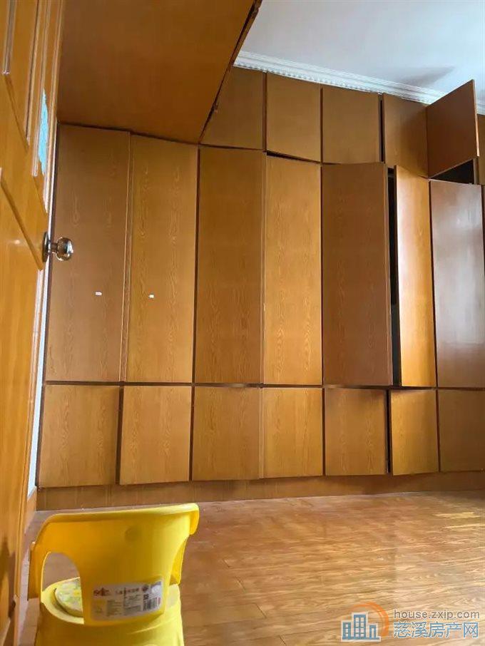 孙塘新村 精装三室 月租1500 包物业