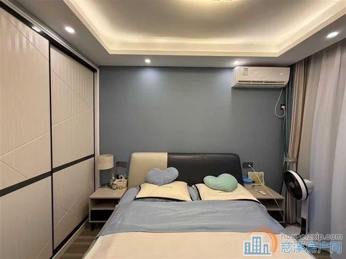 裕嘉小区59平2室全新精装中上楼层