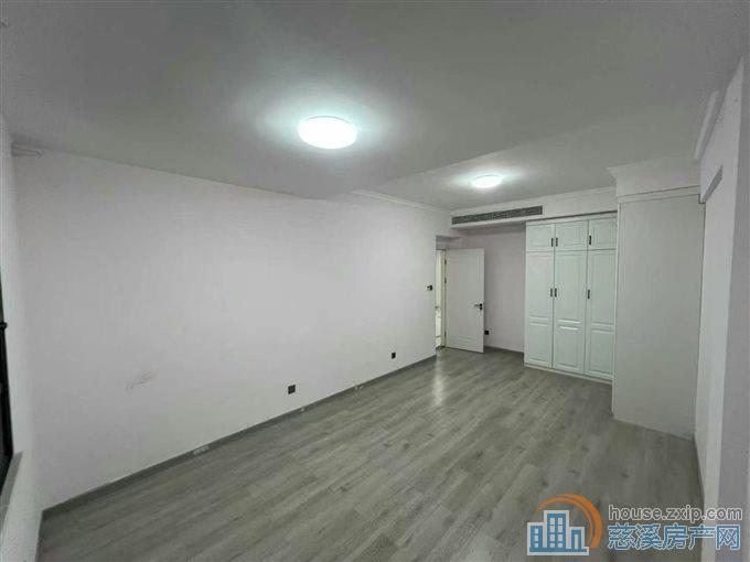 园丁新村精装137.38平113万三室