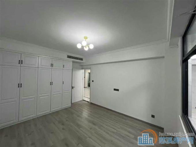 园丁新村精装137.38平113万三室