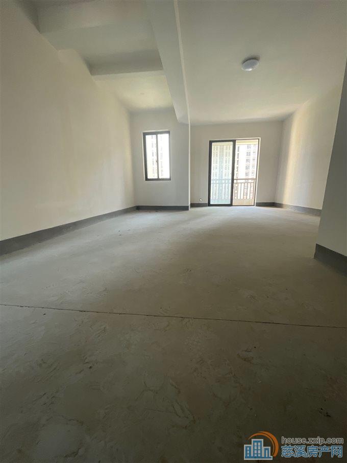 急卖裕嘉小区毛坯139平方112万带车位