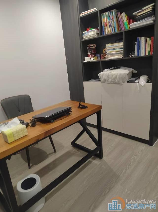 珑玥府楼层佳112平通地下室精装228万