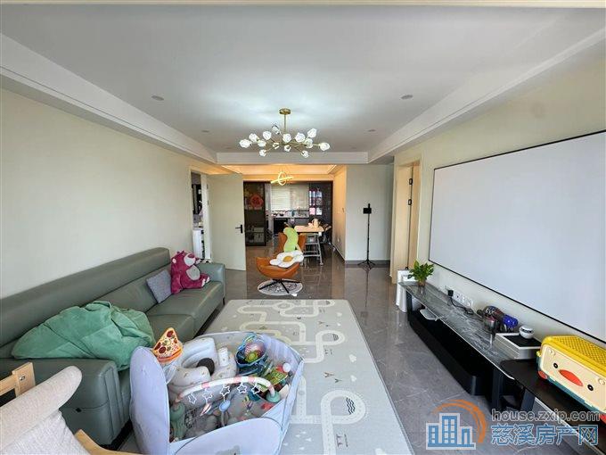 凤鸣梧桐府117平155万带车位