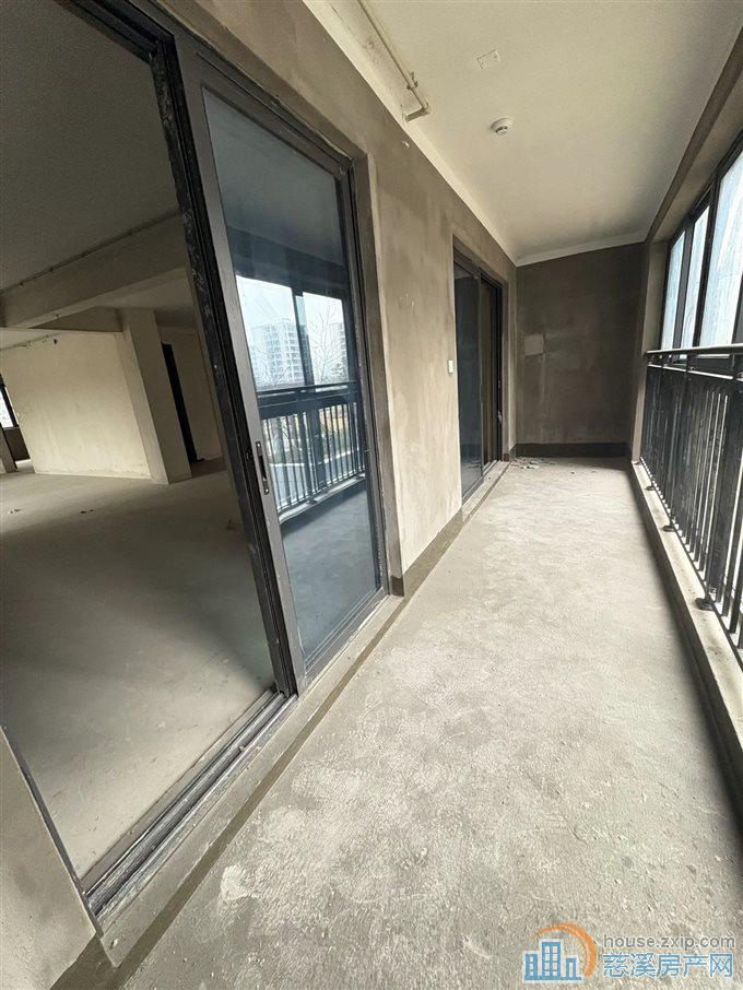 碧桂园紫阙台 全新毛坯 边套