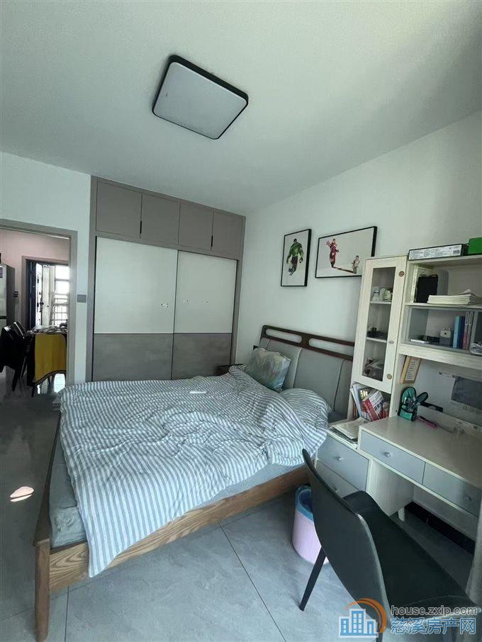 人和家园65平可读书精装新两室2年到