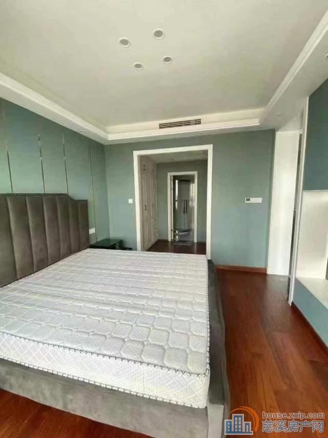 波斯曼三小上林17搂77平豪装118万