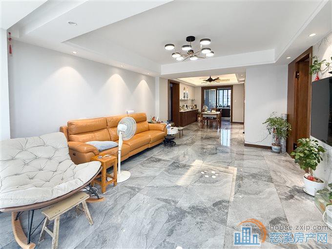 祥生望玥府123平，精装修带车位