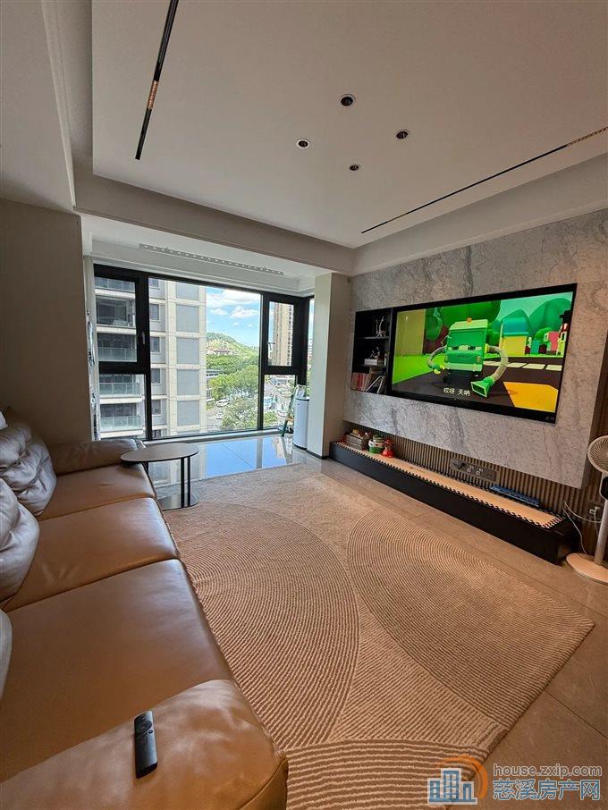 江岸臻园 豪装 带车位 楼层好