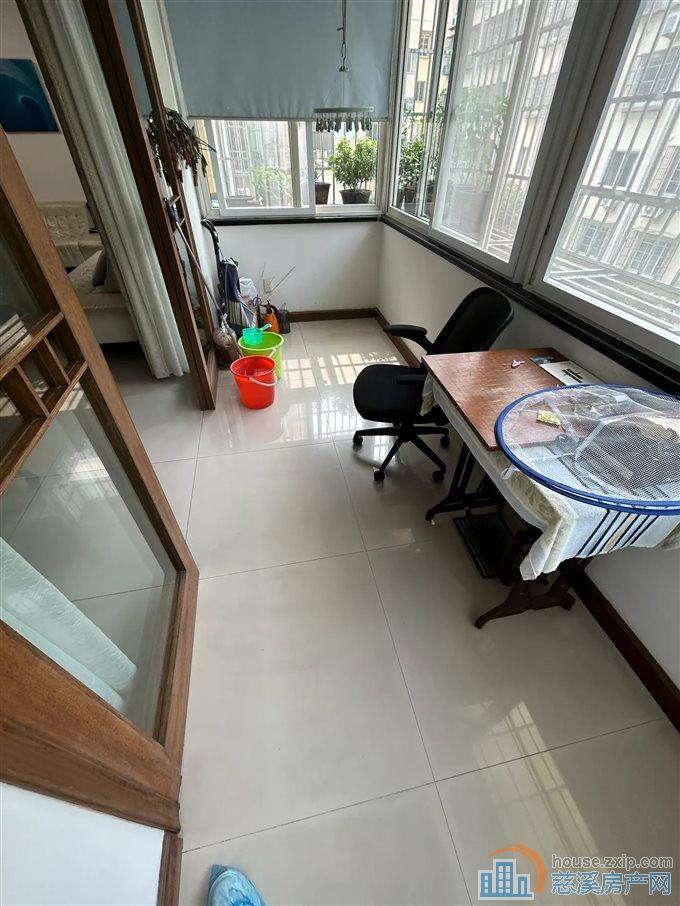 清泰公寓南区146平140万带车库